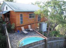 Honeygem courtyard with plunge pool